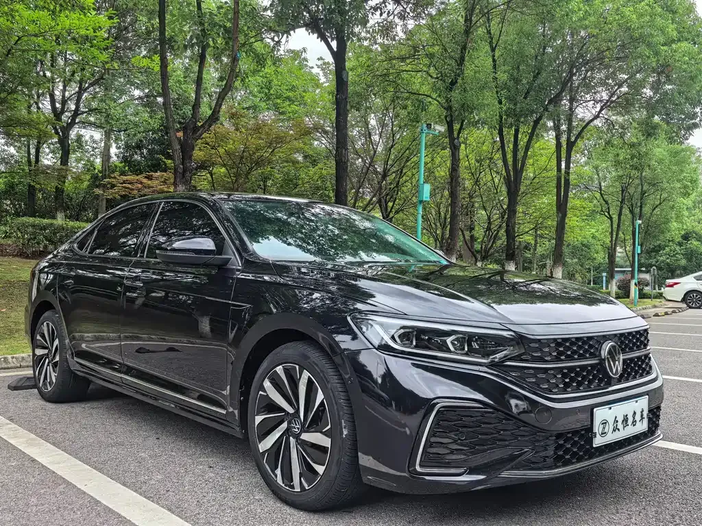Volkswagen Passat — фото 9