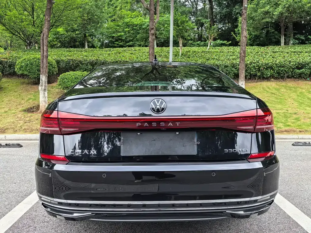 Volkswagen Passat — фото 8