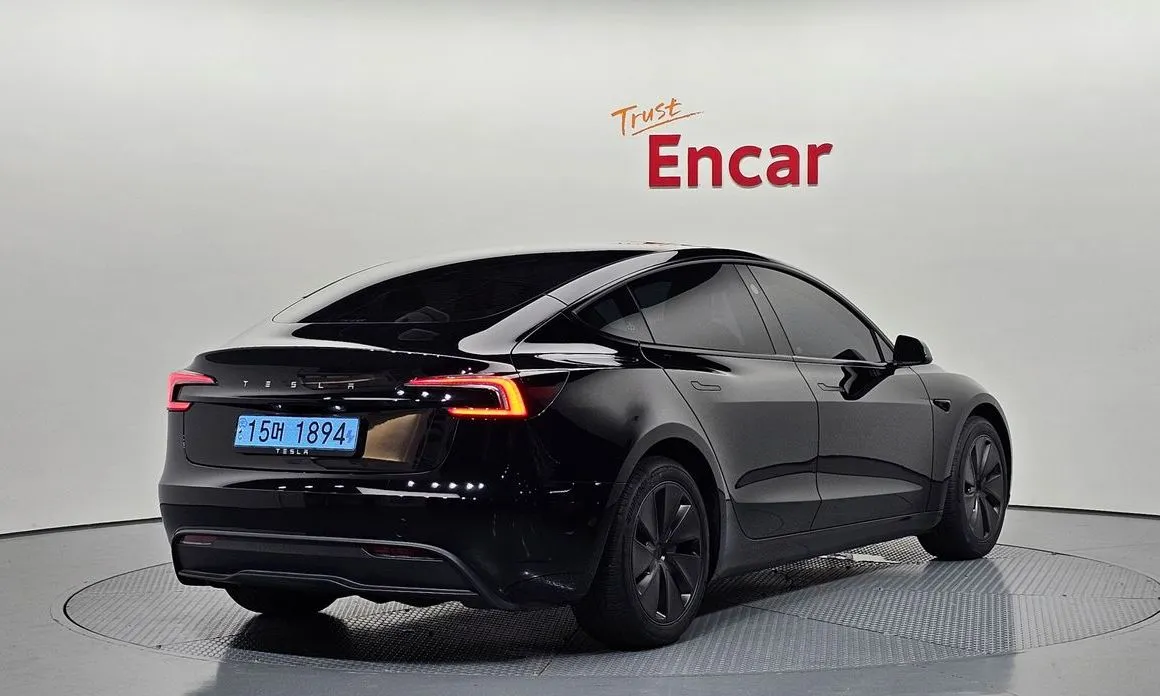 Tesla Model 3 — фото 4