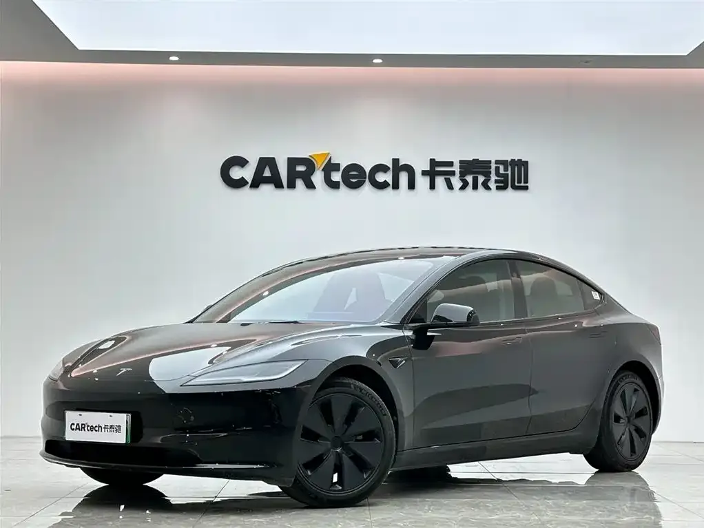 Tesla Model 3 — фото 1