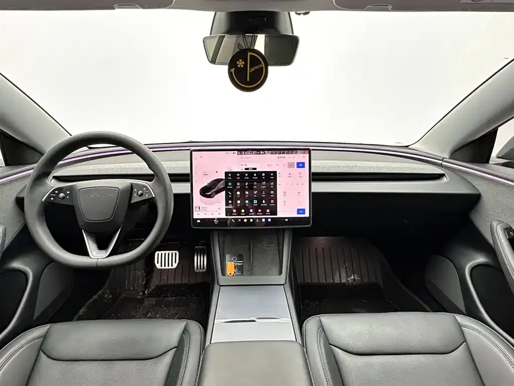 Tesla Model 3 — фото 4