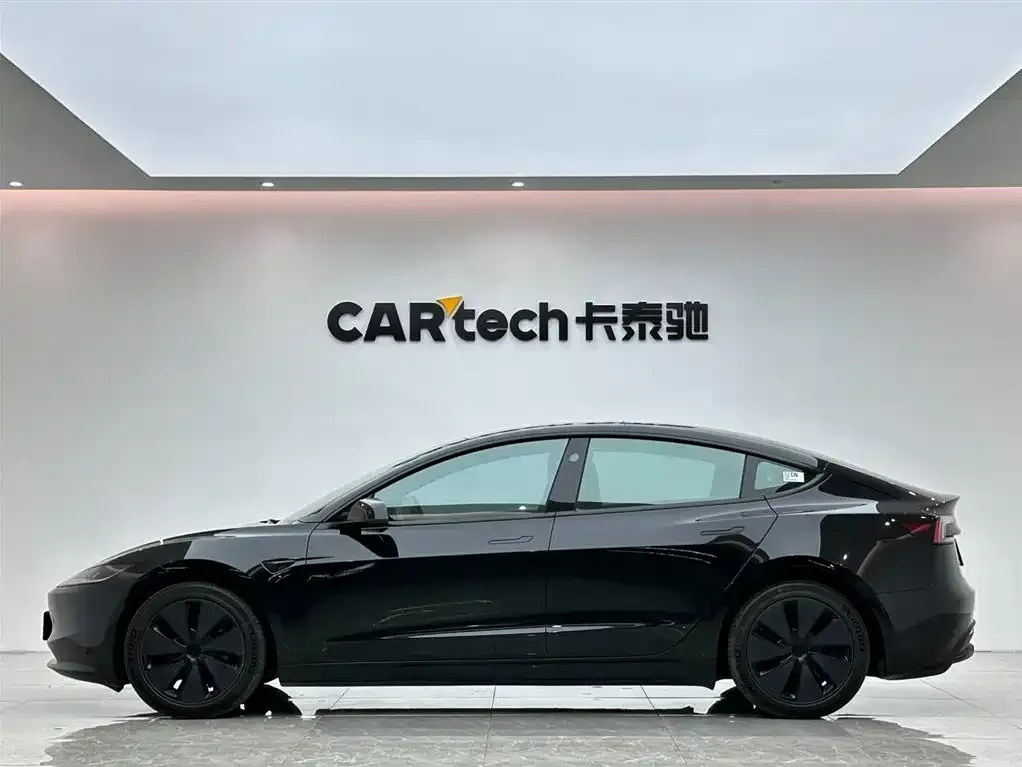 Tesla Model 3 — фото 9