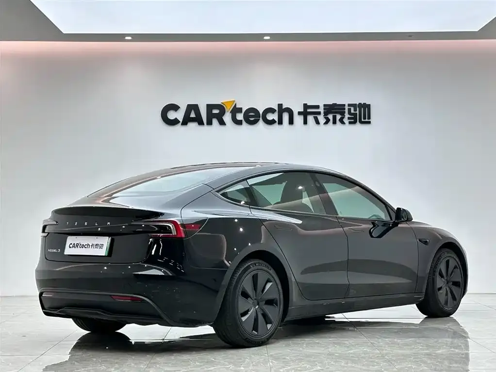 Tesla Model 3 — фото 5