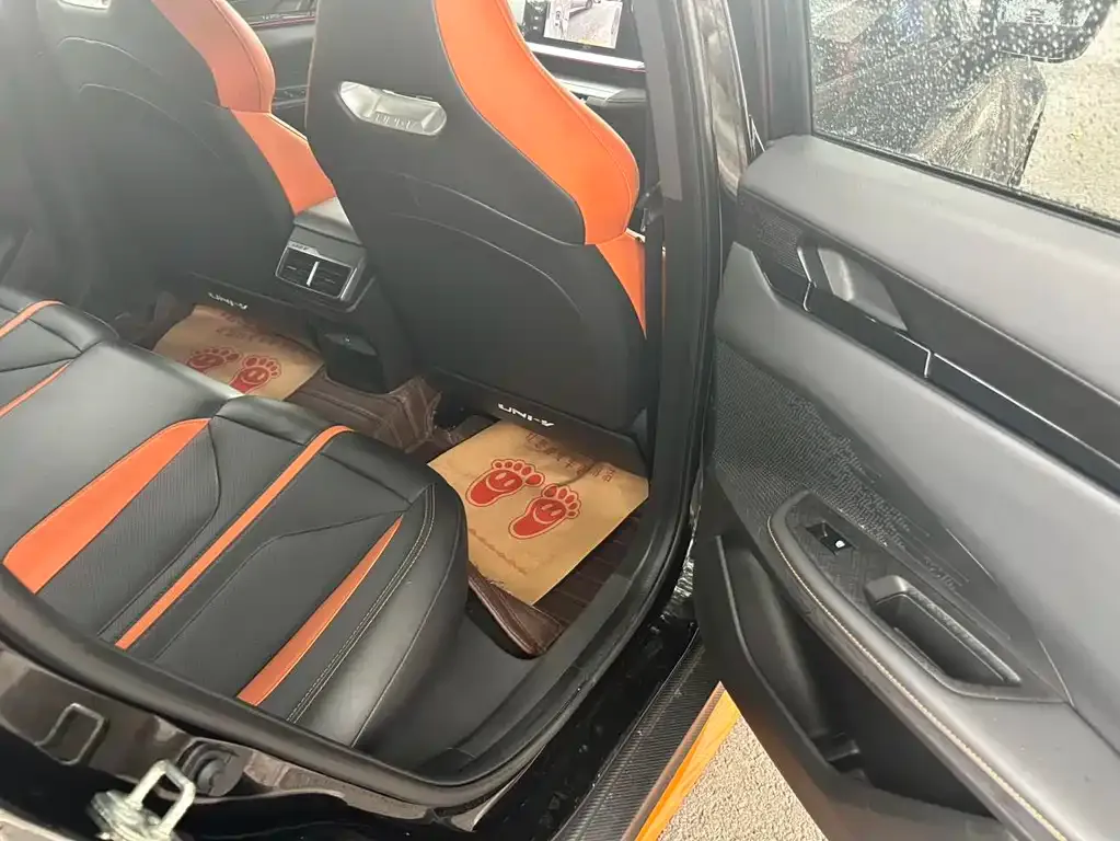 Changan UNI-V 2024 из CN, фото 4