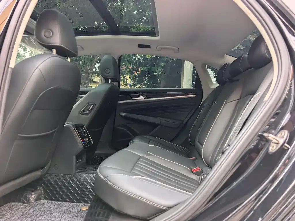 Volkswagen Passat — фото 2