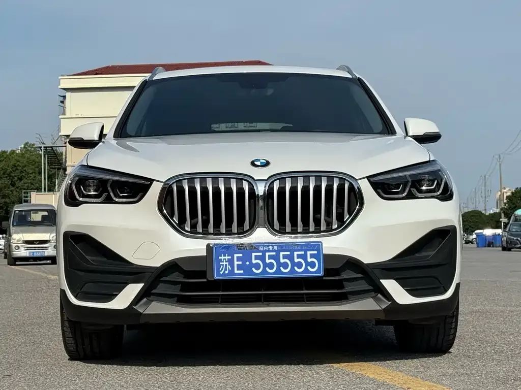 BMW X1 — фото 1