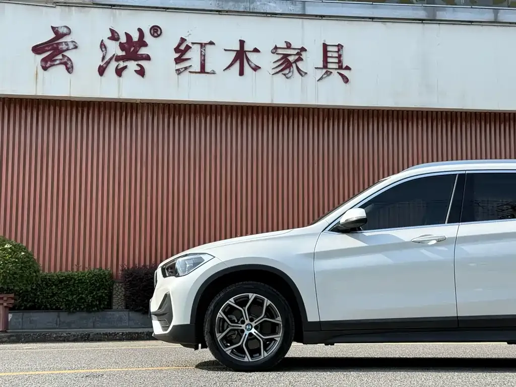 BMW X1 — фото 9