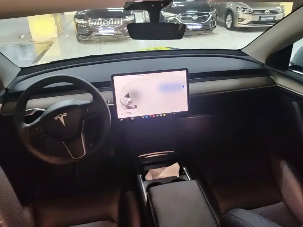 Tesla Model Y — фото 2