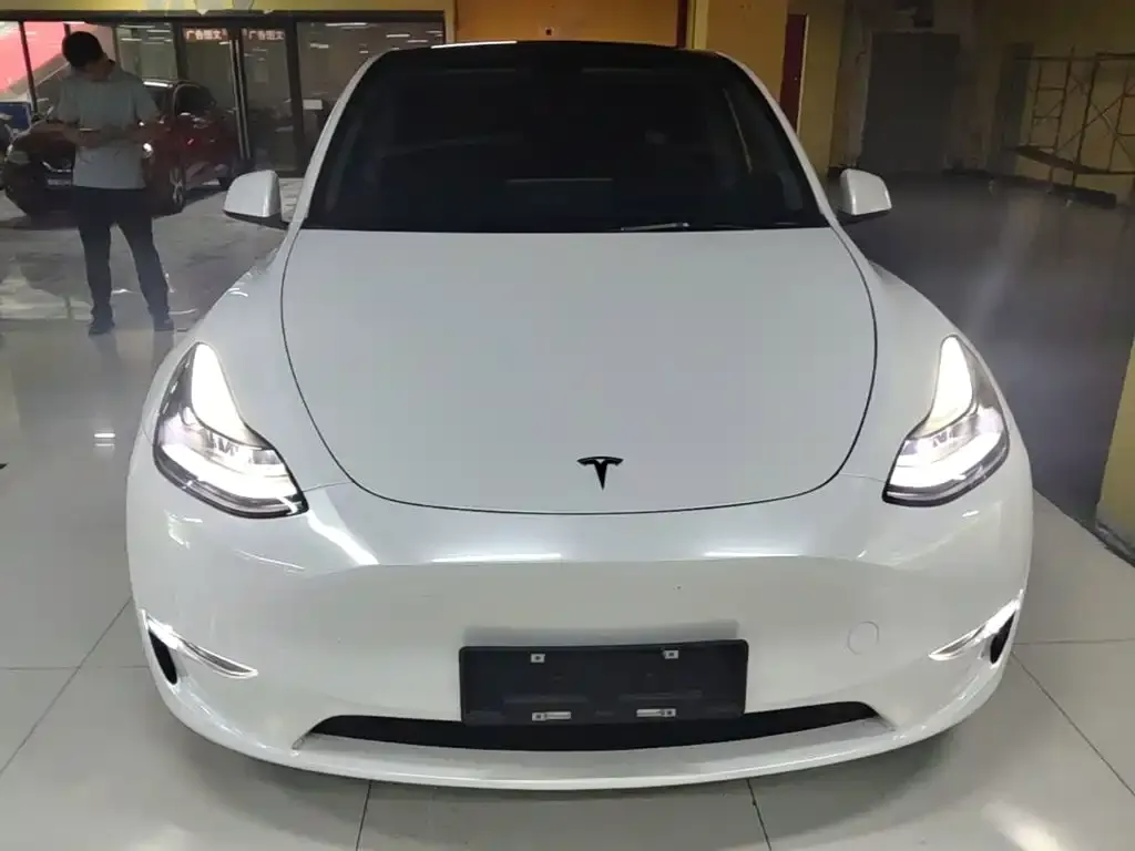 Tesla Model Y — фото 4