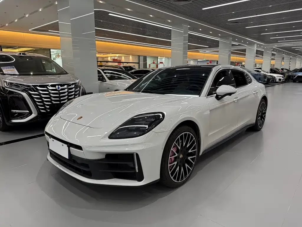 Porsche Panamera — фото 1
