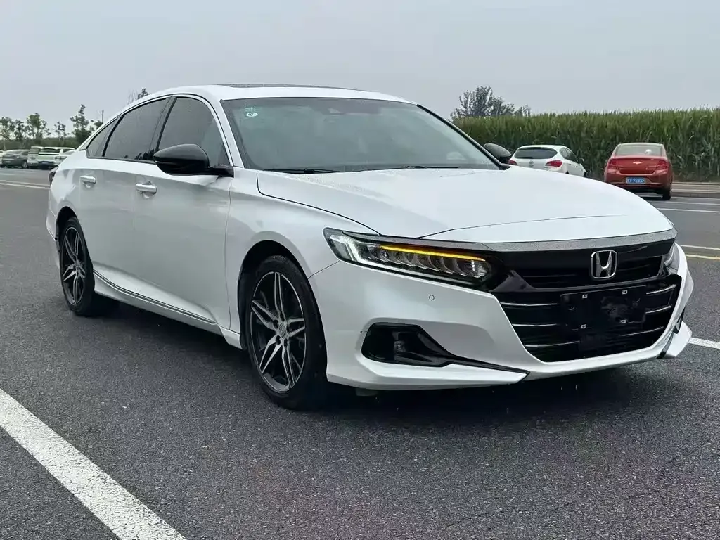 Honda Accord — фото 1