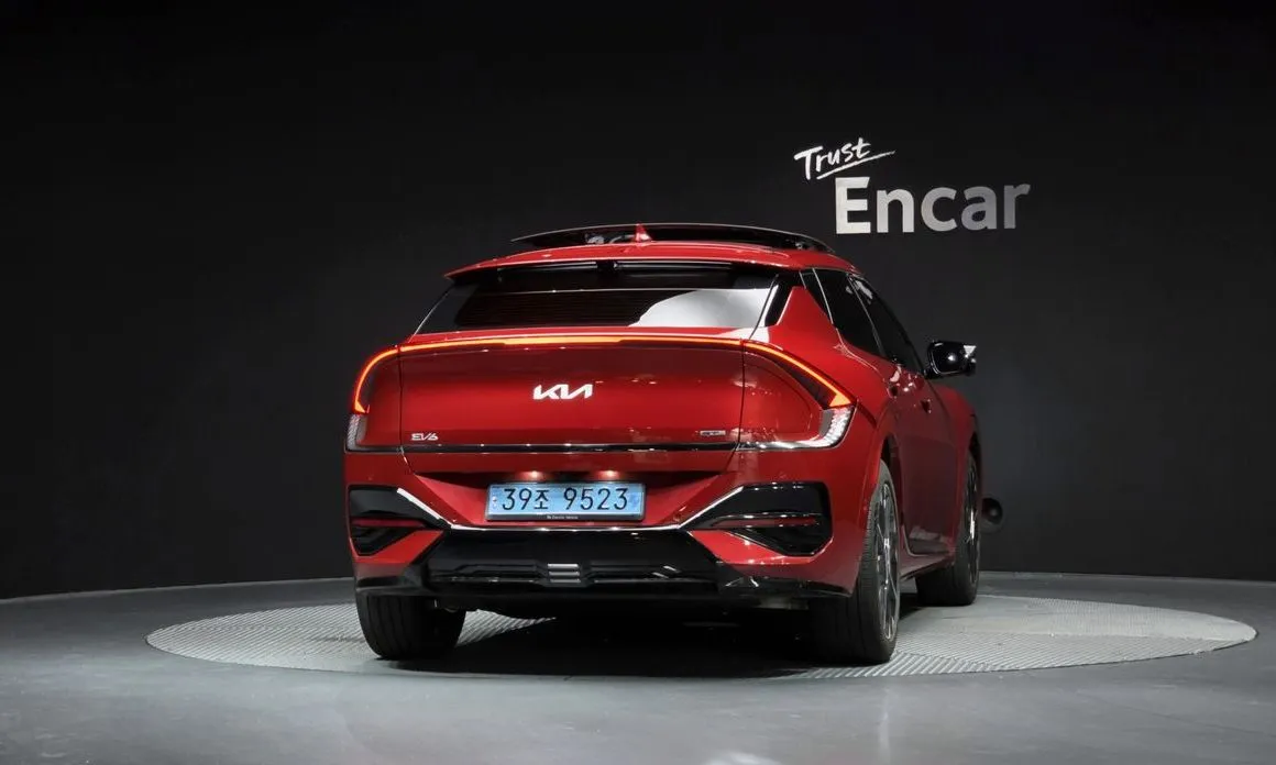 Kia EV6 — фото 8