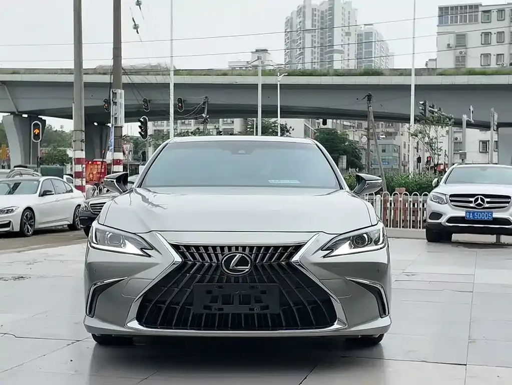 Lexus ES — фото 3