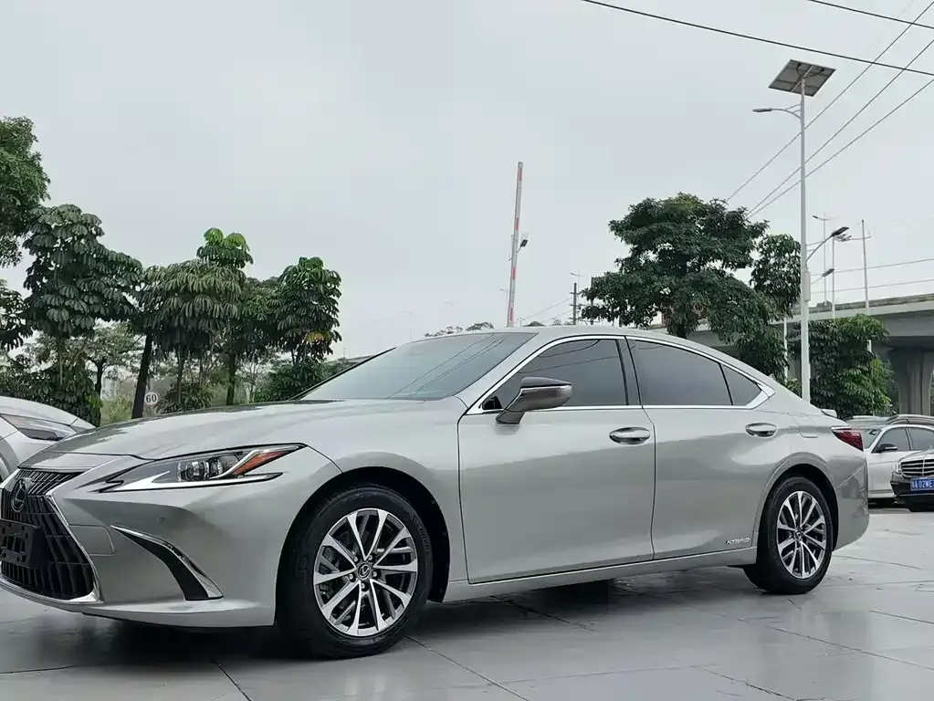 Lexus ES — фото 9
