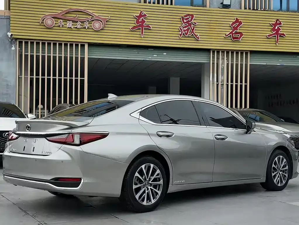 Lexus ES — фото 6