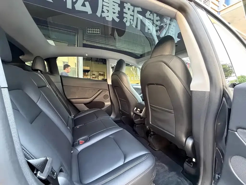 Tesla Model Y — фото 2