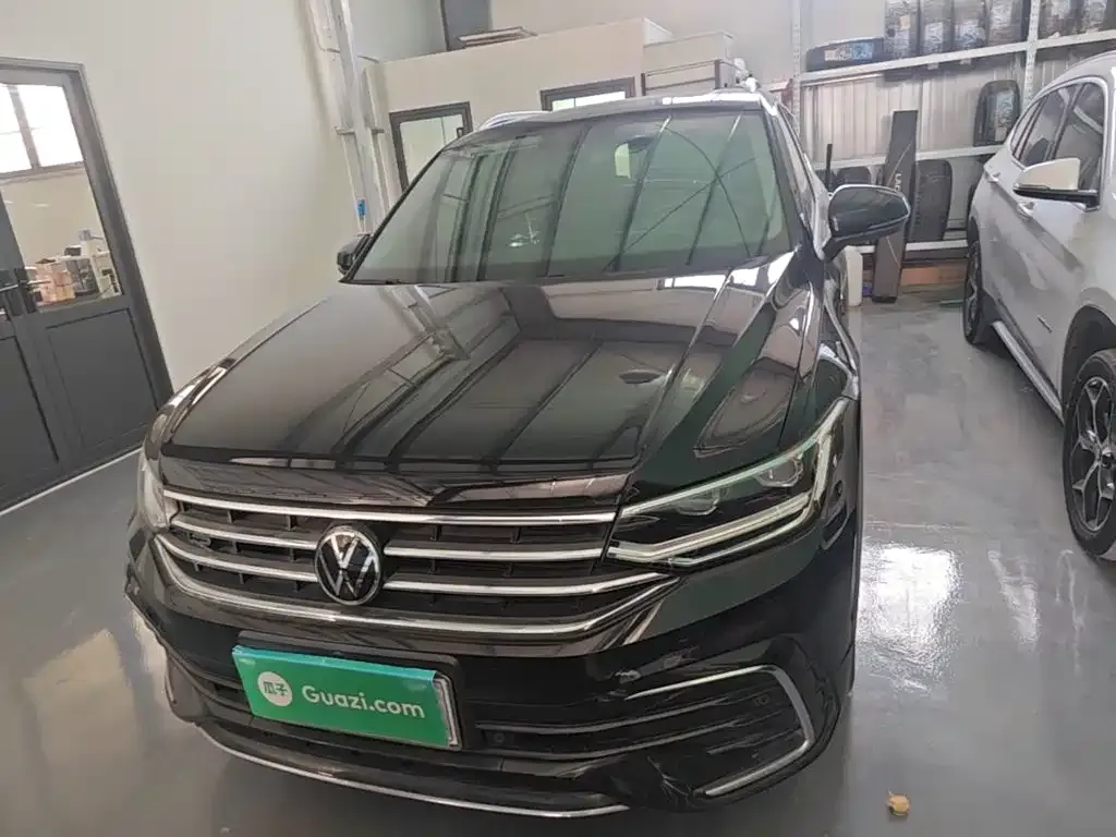 Volkswagen Tiguan L — фото 6