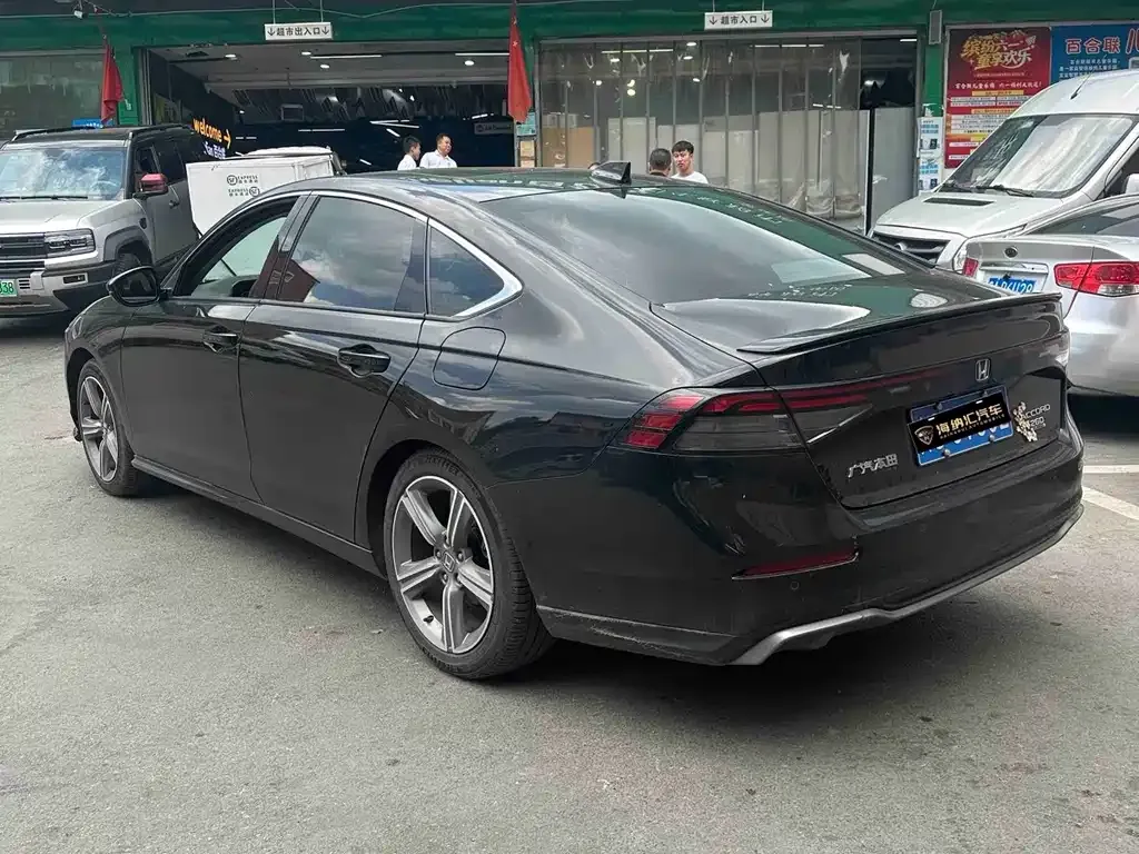 Honda Accord — фото 3