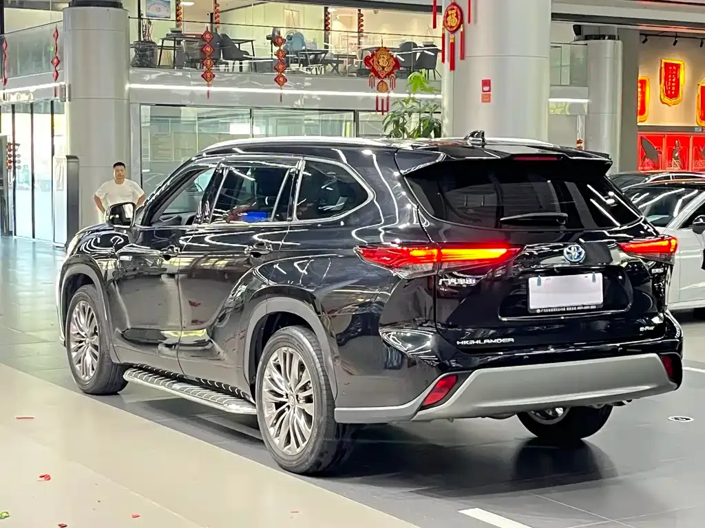 Toyota Highlander — фото 4