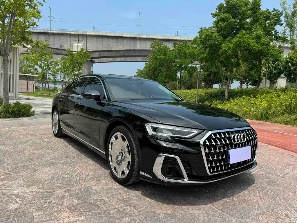 Audi A8 — фото 10