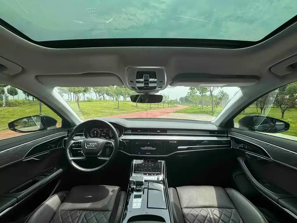 Audi A8 — фото 2
