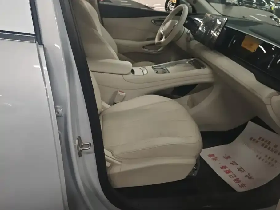 BYD Seal 05 DM-i — фото 8