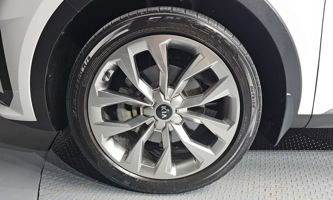 Kia Sorento — фото 8