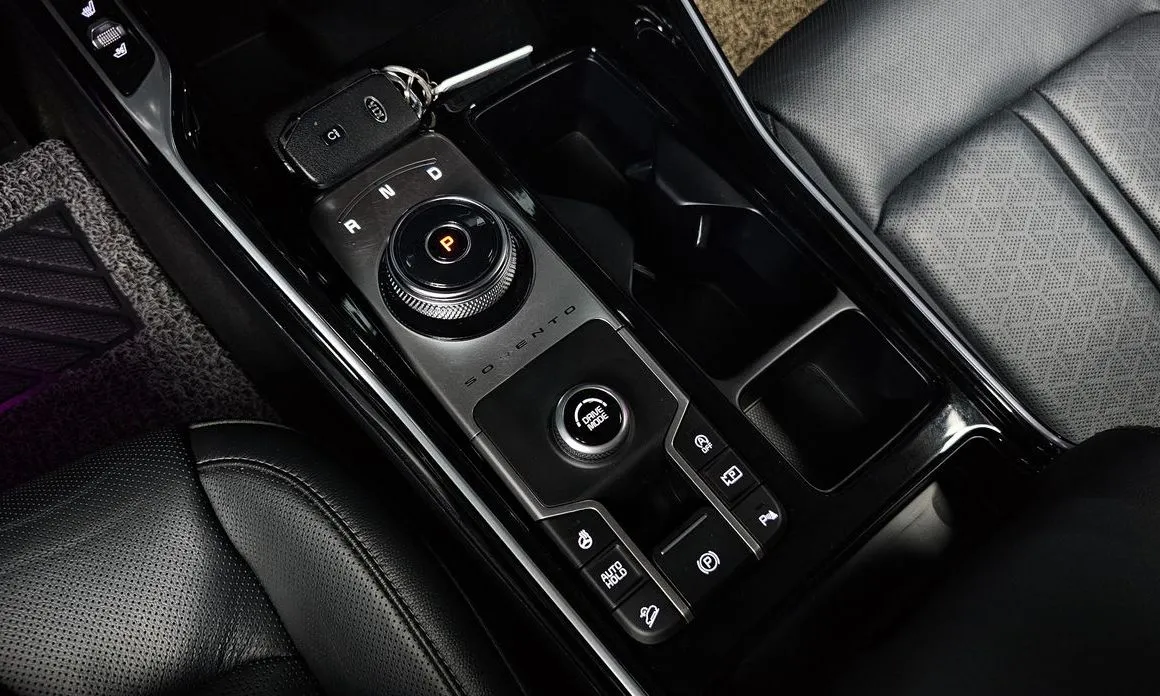 Kia Sorento — фото 10