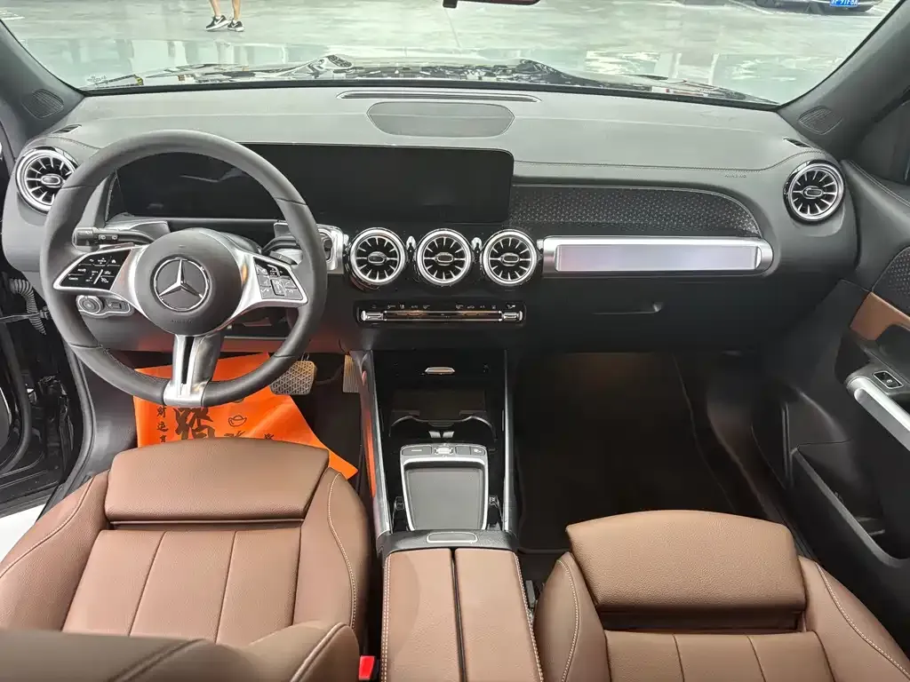 Mercedes-Benz EQB — фото 10
