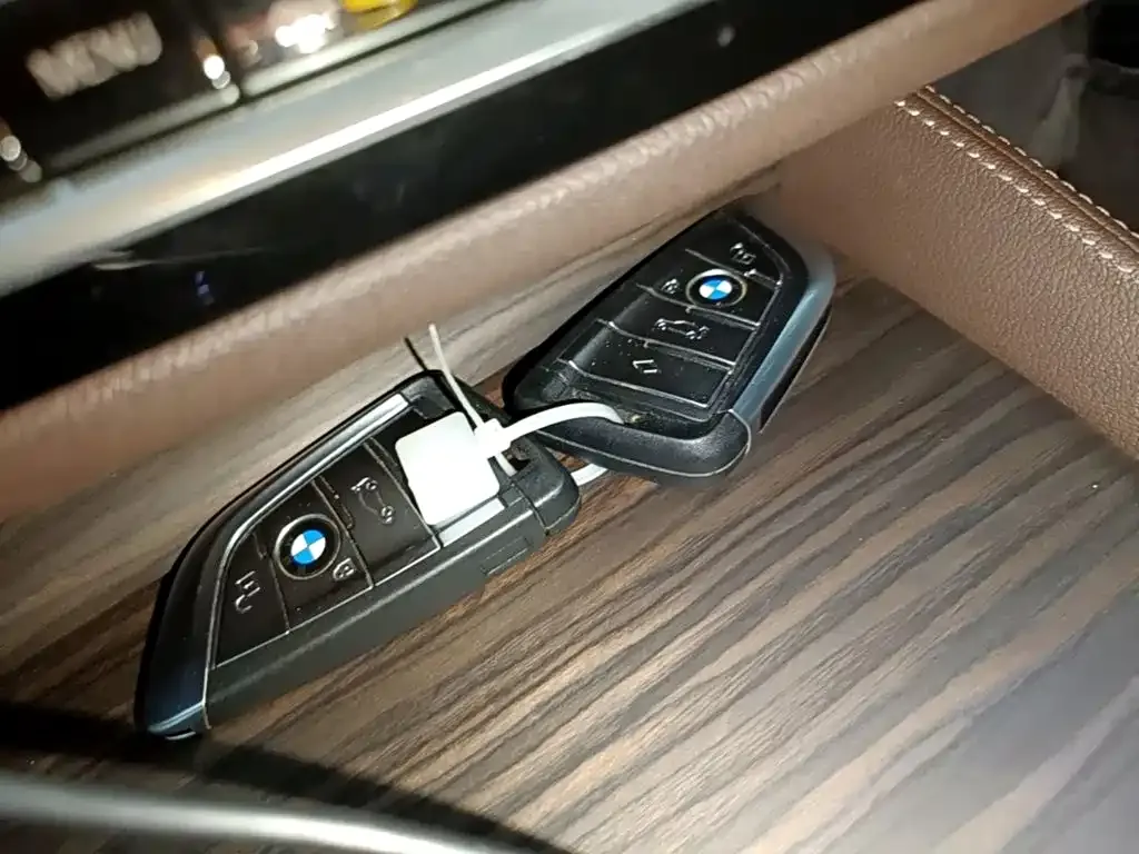 BMW 5 Series — фото 2