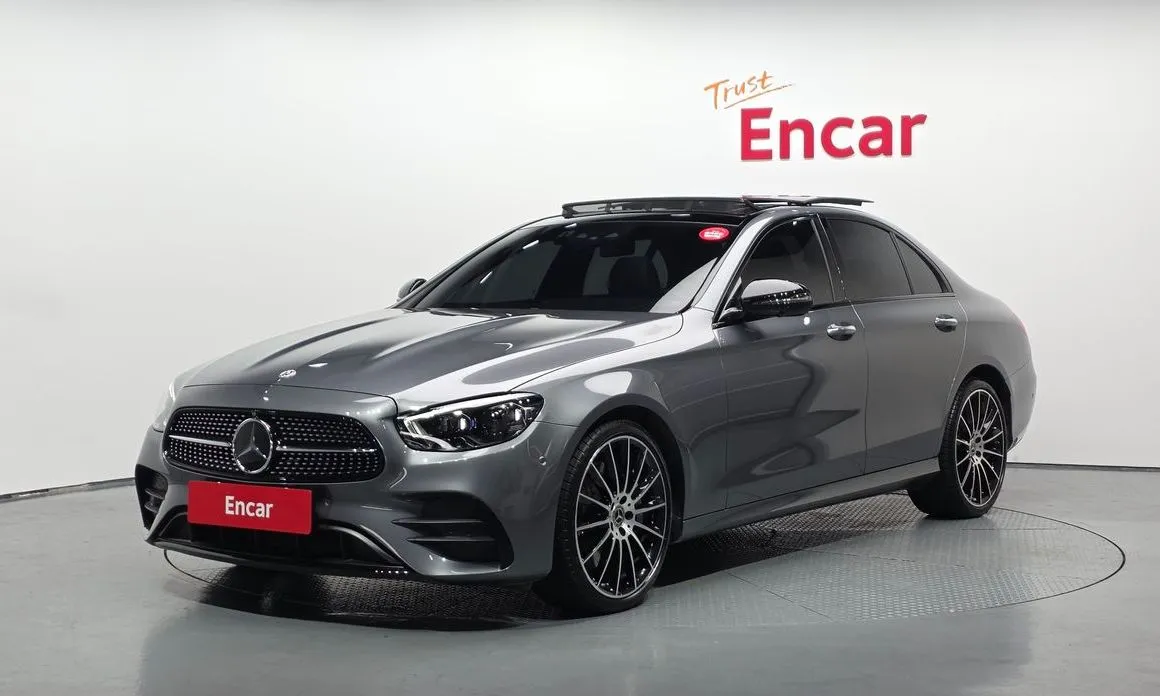 Mercedes-Benz E-Class — фото 1