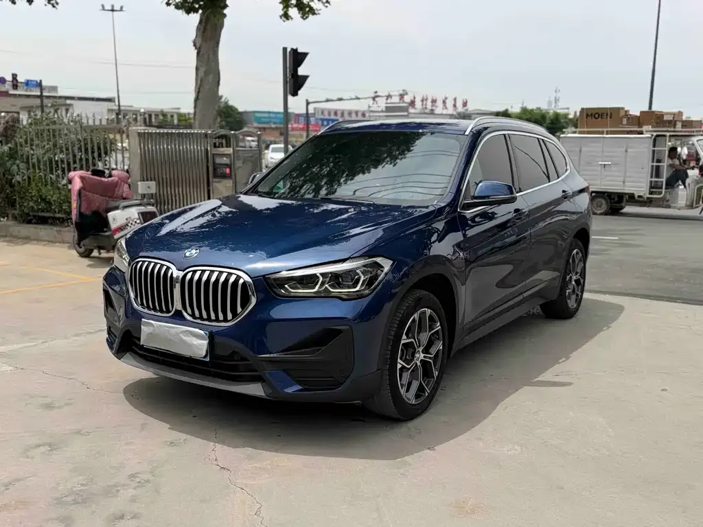 BMW X1 — фото 1