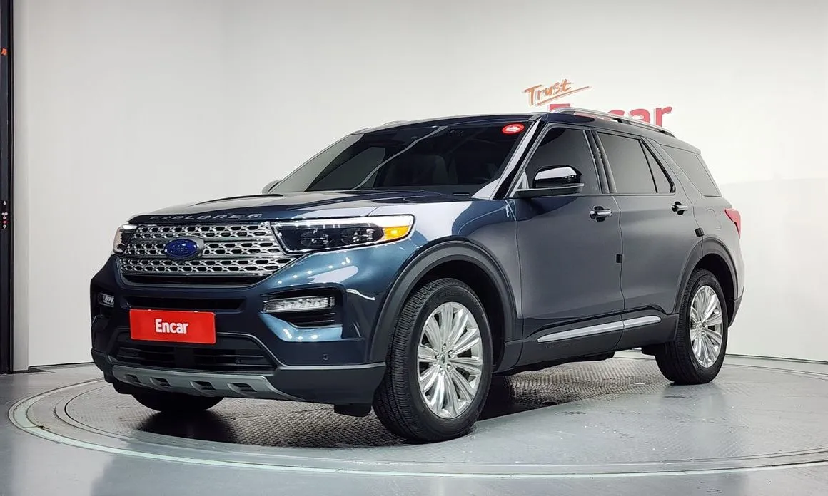Ford Explorer — фото 1