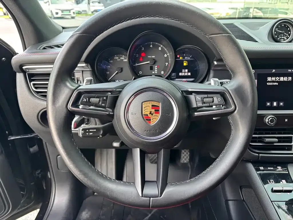 Porsche Macan — фото 3