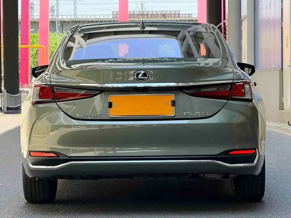 Lexus ES — фото 6