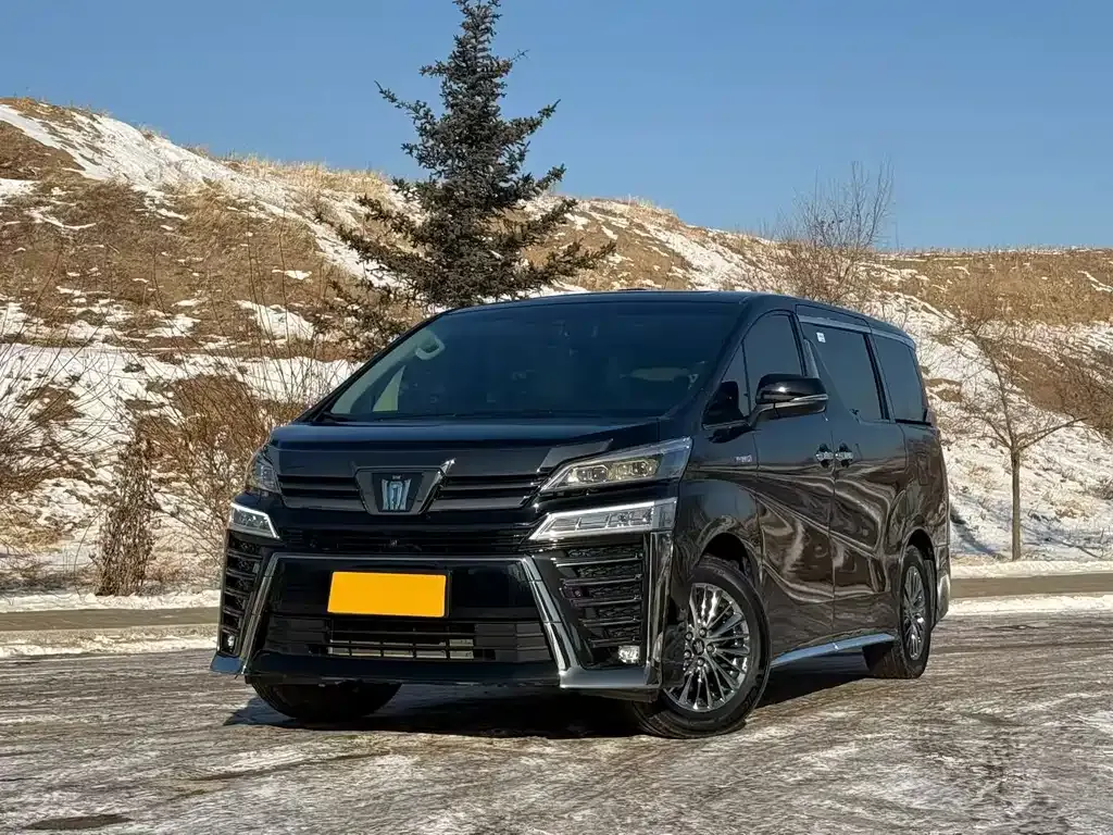 Toyota Vellfire — фото 1
