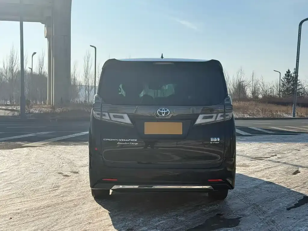 Toyota Vellfire — фото 9