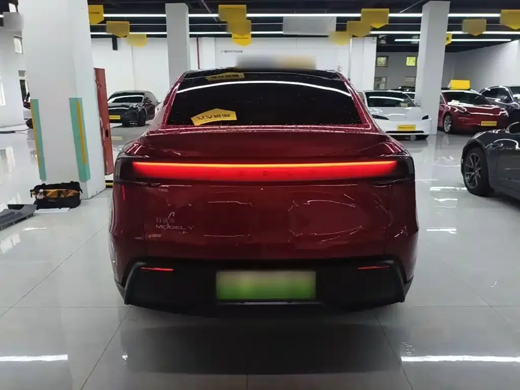 Tesla Model Y — фото 4