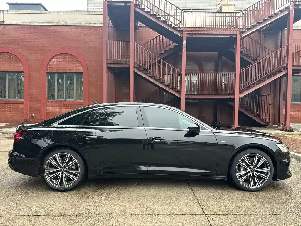 Audi A6L — фото 10
