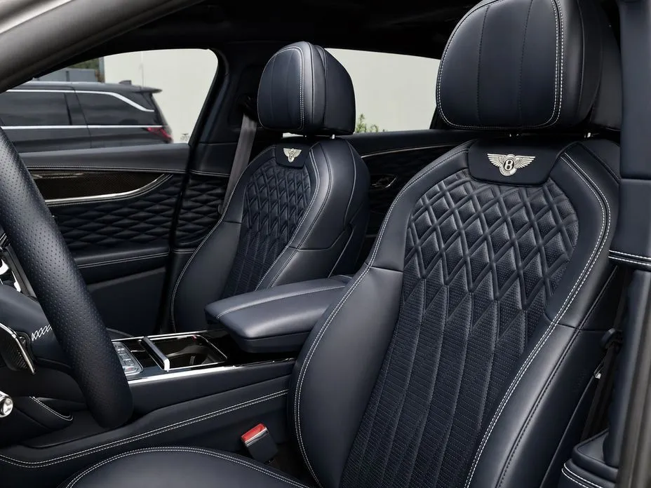 Bentley Flying Spur — фото 4