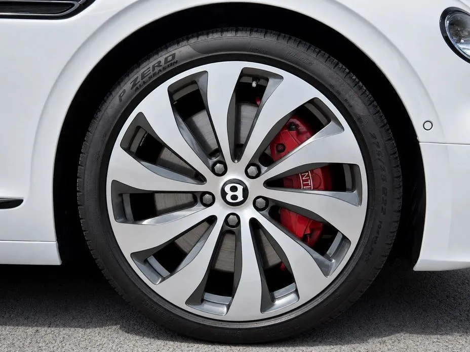 Bentley Flying Spur — фото 7