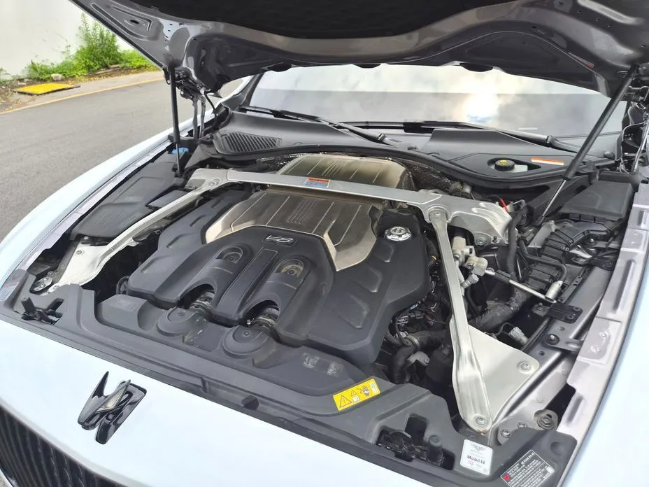 Bentley Flying Spur — фото 10