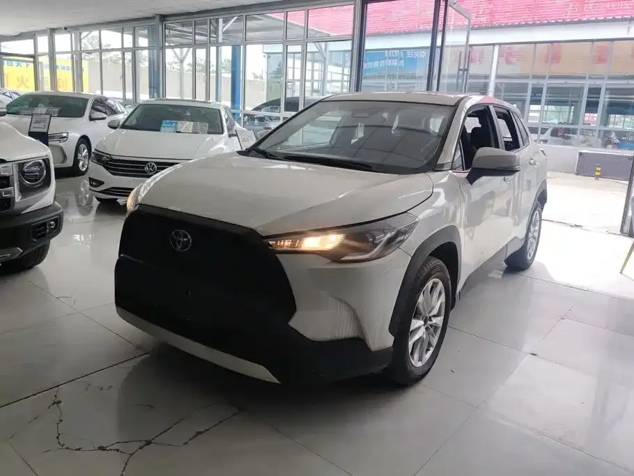 Toyota Corolla Cross — фото 1