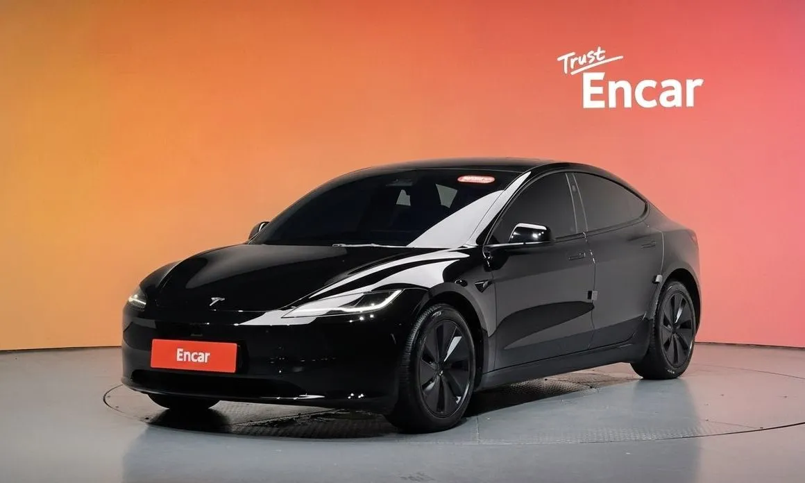 Tesla Model 3 — фото 1
