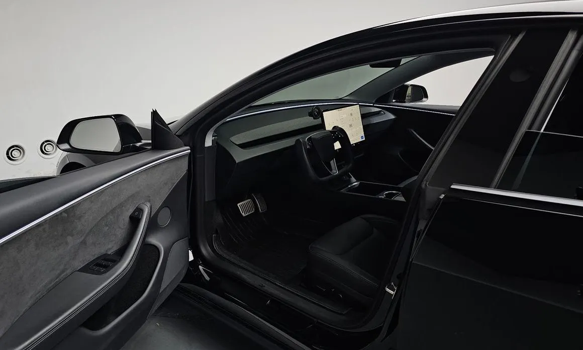 Tesla Model 3 — фото 2