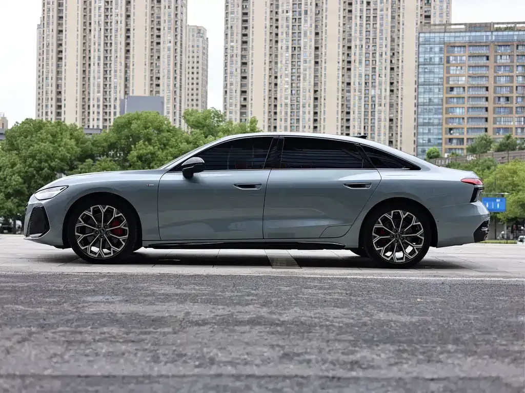 Audi A6L — фото 10