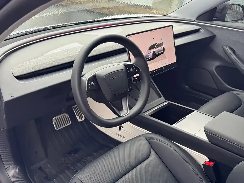 Tesla Model 3 — фото 7