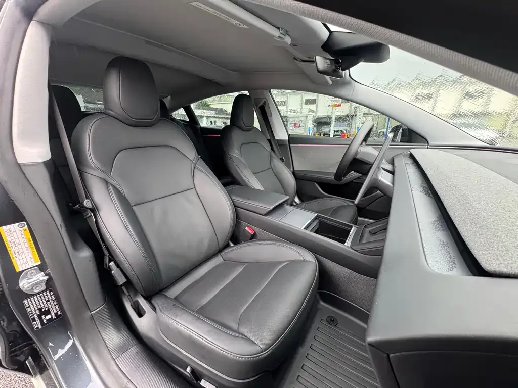 Tesla Model 3 — фото 4