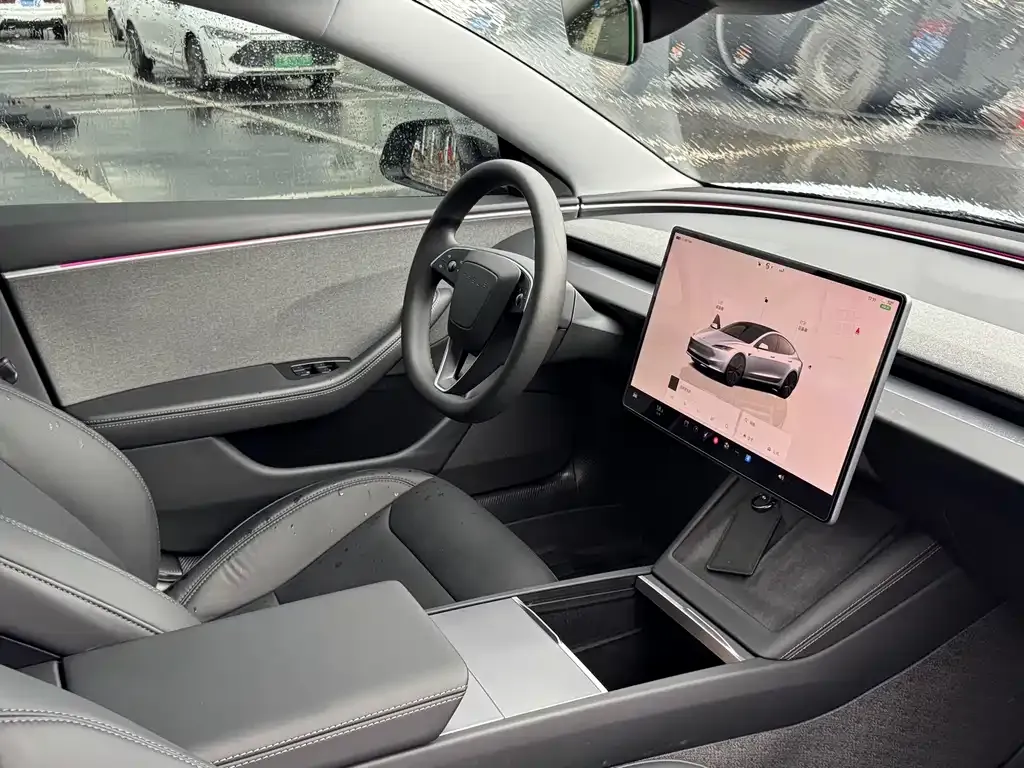 Tesla Model 3 — фото 5
