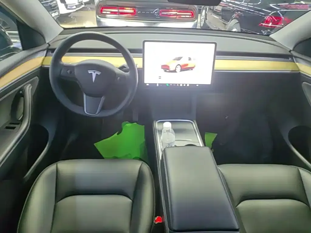 Tesla Model Y — фото 3